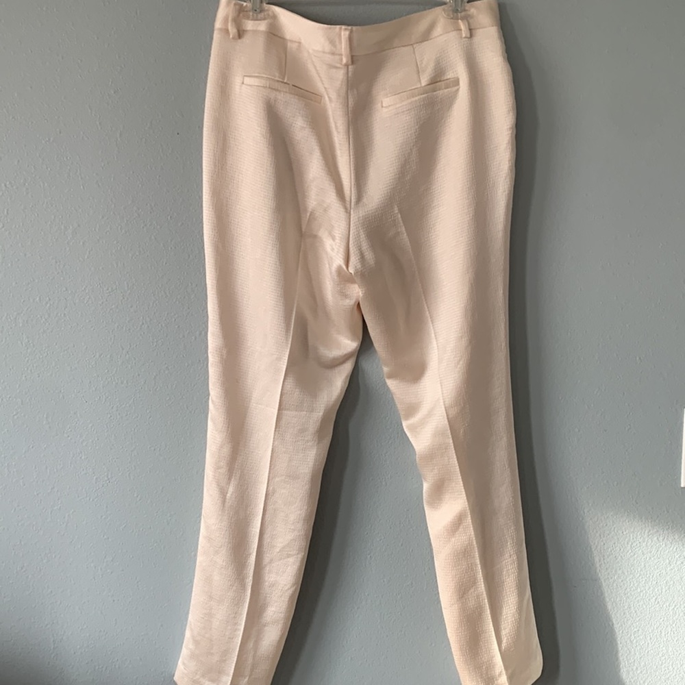 Vince Camuto cream silky seersucker trouser pants! - Picture 2 of 7
